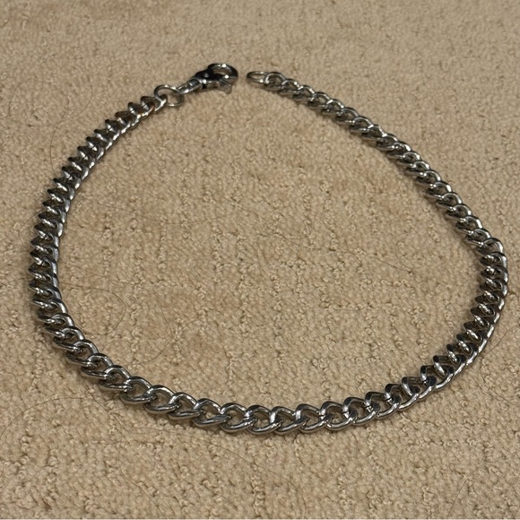 Silver Chain - Picture 1 of 4